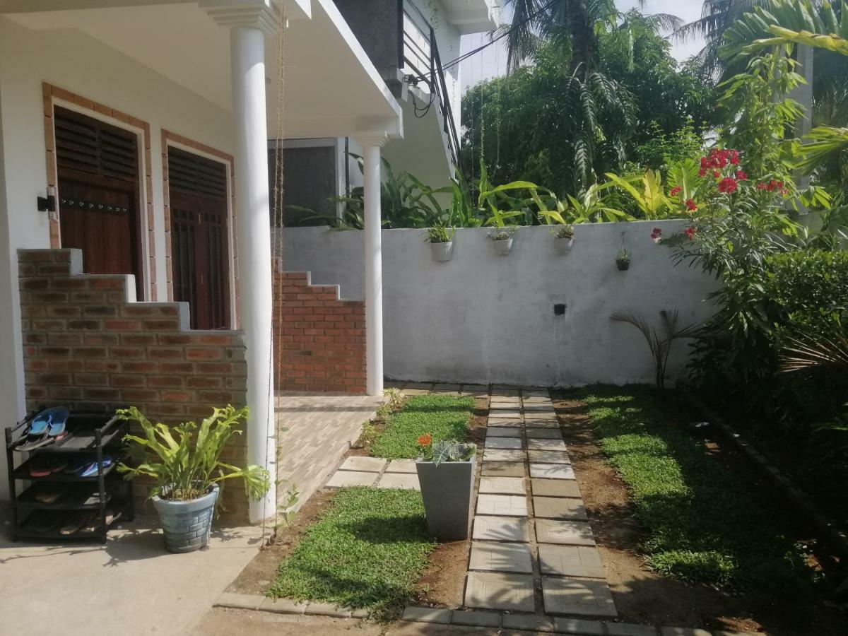 Flip Flop Inn Mirissa Zewnętrze zdjęcie