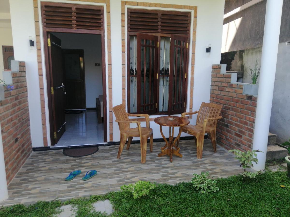 Flip Flop Inn Mirissa Zewnętrze zdjęcie